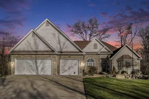 185 Hestia Dr, Plainwell, MI 49080