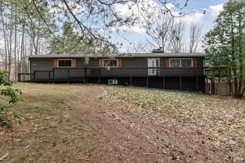 323 13th St, Plainwell, MI 49080