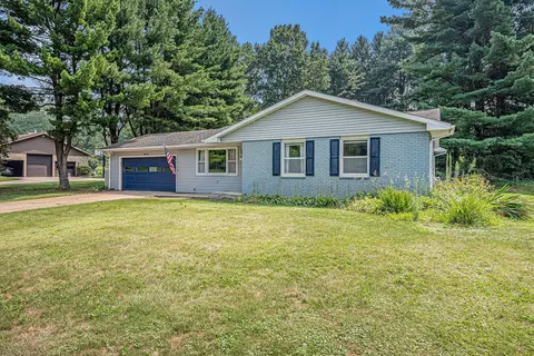 3990 Rollridge Ave, Kalamazoo, MI 49004