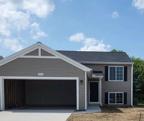 8719 E Sturtevant Ave, Richland, MI 49083