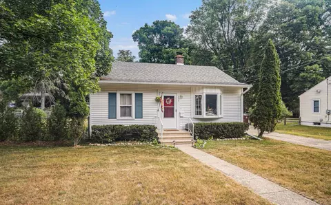 747 E Prospect St, Marshall, MI 49068