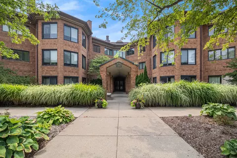 2115 Nature Cove Ct #206, Ann Arbor, MI 48104