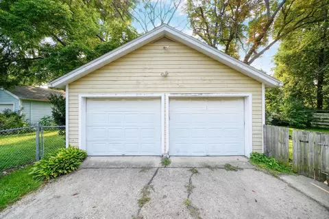 827 Backus St, Jackson, MI 49202 photo 3