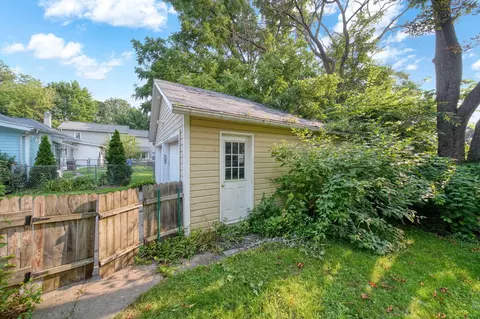 827 Backus St, Jackson, MI 49202 photo 8