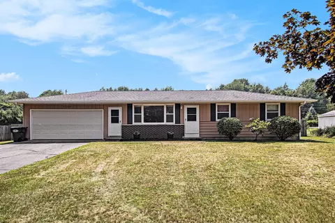35361 Margurite Ln, Paw Paw, MI 49079