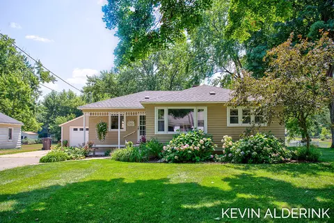10474 Melvin St, Zeeland, MI 49464