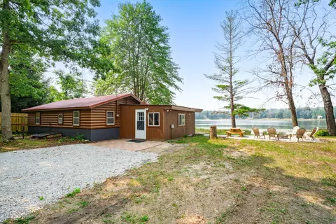 4558 W Unora Dr, Baldwin, MI 49304