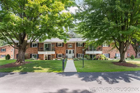 5250 Southbrook Ct #66, Hudsonville, MI 49426