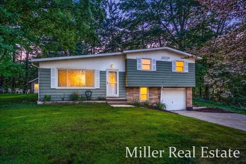 2682 Quakezik St, Hastings, MI 49058