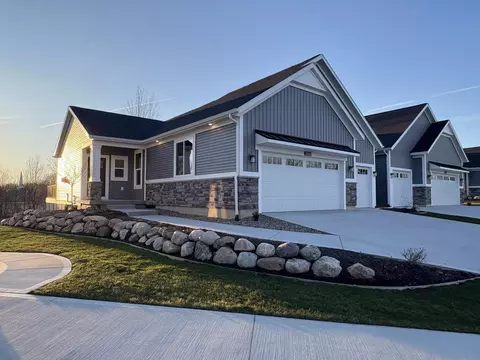 2569 Ravines Trail Dr SW, Byron Center, MI 49315