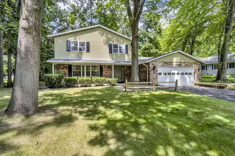 3628 Sassafras Dr, Jackson, MI 49201