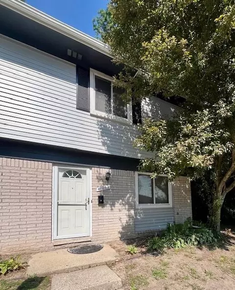 41262 N Woodbury Green Dr, Van Buren Twp, MI 48111