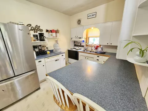 327 E Cherry St, Fremont, MI 49412 photo 6