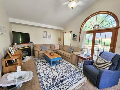 327 E Cherry St, Fremont, MI 49412 photo 10