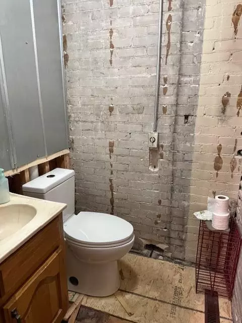 Bath - 1099 E Wilcox Ave, White Cloud, MI 49349 photo 1 of 1