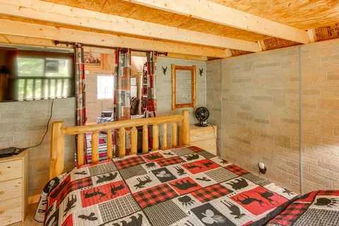 Bedroom - 8532 S 1st St, Baldwin, MI 49304 photo 3 of 7