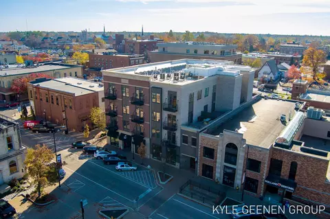 50 W 8th St #403, Holland, MI 49423
