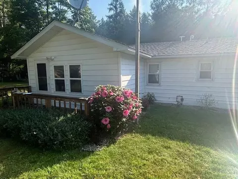 8039 Riley Rd, Farwell, MI 48622