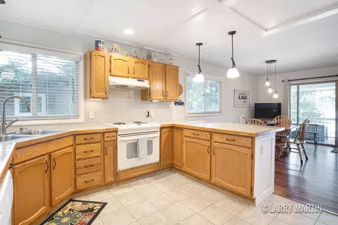 13105 S Englewright Dr, Sand Lake, MI 49343 photo 8