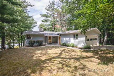 13105 S Englewright Dr, Sand Lake, MI 49343