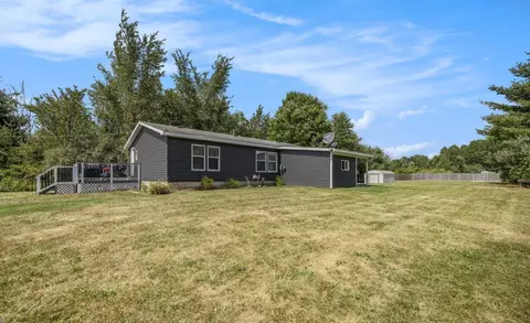 8158 N Bailey Rd, Howard City, MI 49329