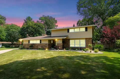 2711 Coachlite Ave, Portage, MI 49024