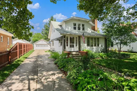 1115 Cambridge Dr, Kalamazoo, MI 49001