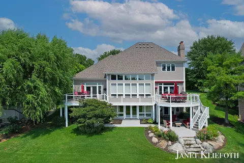 7230 Cuesta Way Dr NE, Rockford, MI 49341
