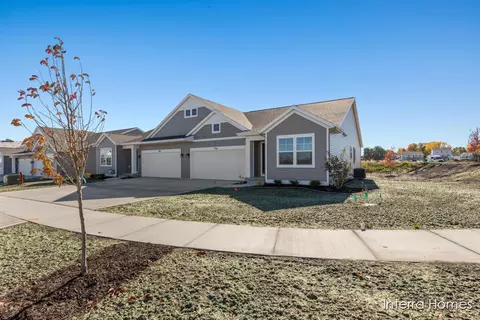 996 Scioto Dr NW #1, Comstock Park, MI 49321