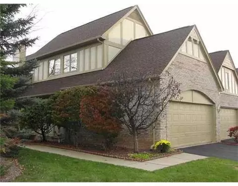 2786 Maitland Dr, Ann Arbor, MI 48105