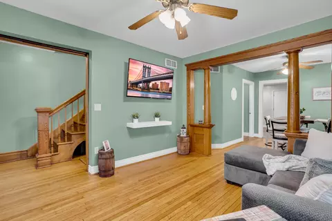 105 Mitchell St, Jackson, MI 49203 photo 3