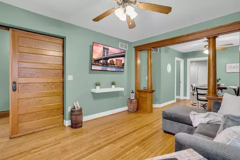 105 Mitchell St, Jackson, MI 49203 photo 4