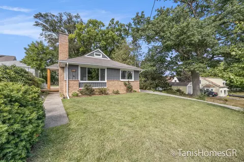 1149 Webster St NW, Grand Rapids, MI 49504