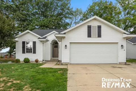 703 Kommer Ct NW, Grand Rapids, MI 49504