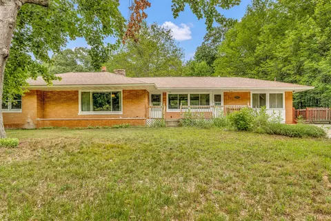 2942 W Mckinley Rd, Rothbury, MI 49452