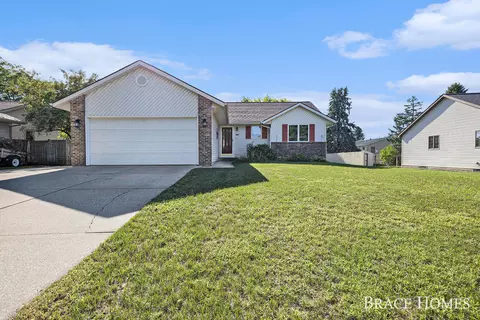 161 Ida Red Ave, Sparta, MI 49345