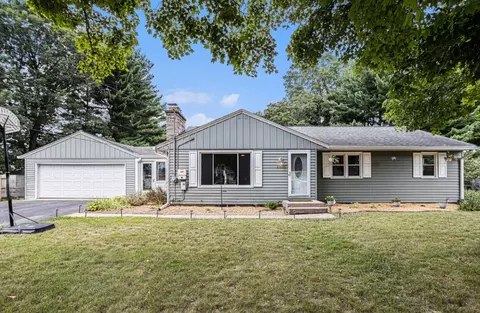 2205 Tamrack St, Kalamazoo, MI 49006