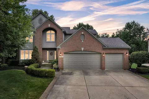 7782 Claiborne Dr, Brighton, MI 48114