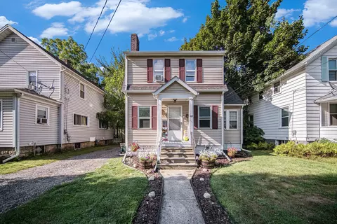 764 Douglas St, Jackson, MI 49203 photo 1