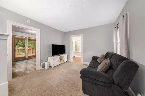 764 Douglas St, Jackson, MI 49203 photo 4