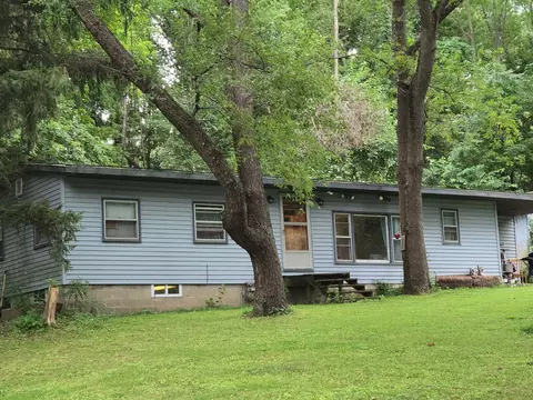 53075 Maple St, Dowagiac, MI 49047