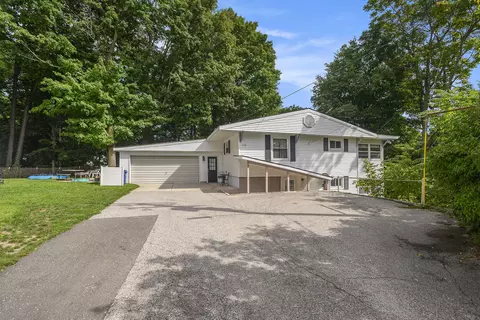 110 Riverside Dr, Hart, MI 49420