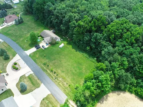 3079 Hillview Dr, Adrian, MI 49221 photo 9
