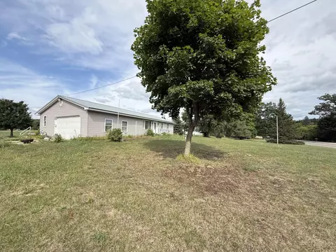 17474 15 Mile Rd, Big Rapids, MI 49307