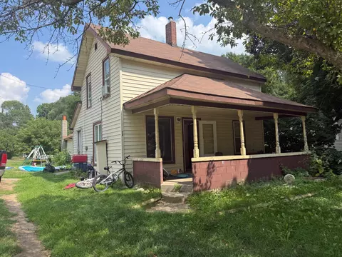 78 1st St, Stanwood, MI 49346