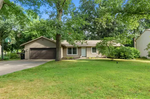 1255 103rd Ave, Plainwell, MI 49080
