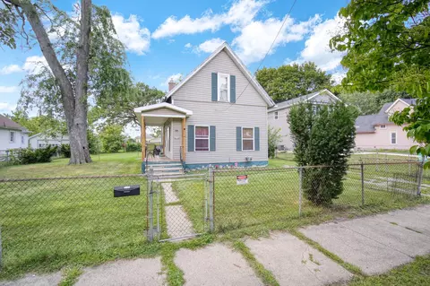 816 Maltby St, Jackson, MI 49202