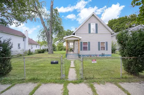 816 Maltby St, Jackson, MI 49202 photo 2