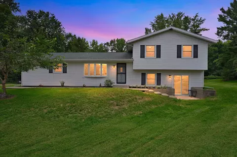 46282 24th Ave, Bloomingdale, MI 49026