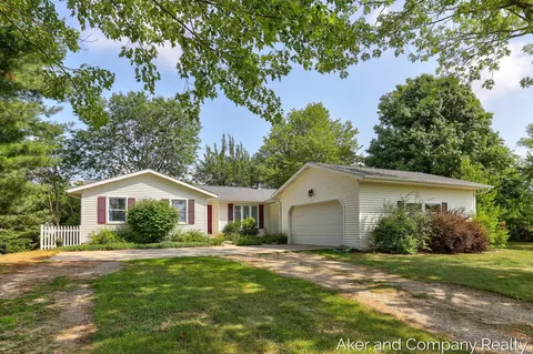 8811 Buchanan St, Allendale, MI 49401